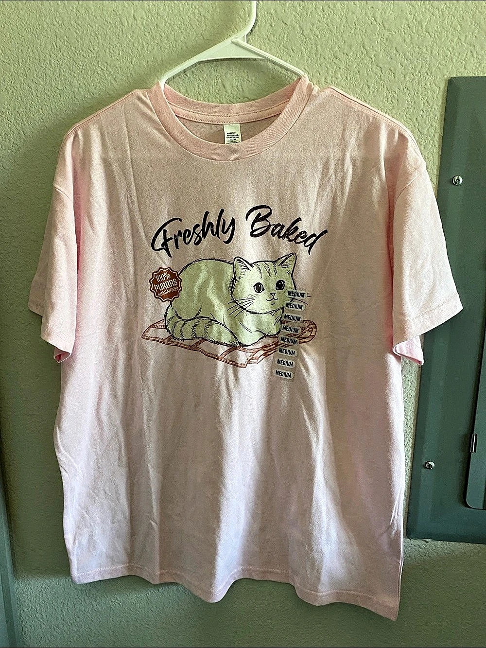 Women’s Freshly Baked Cat Graphic Tshirt
